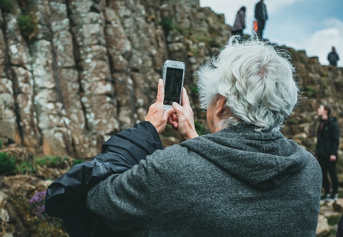 how-to-get-free-phones-for-seniors-on-social-security